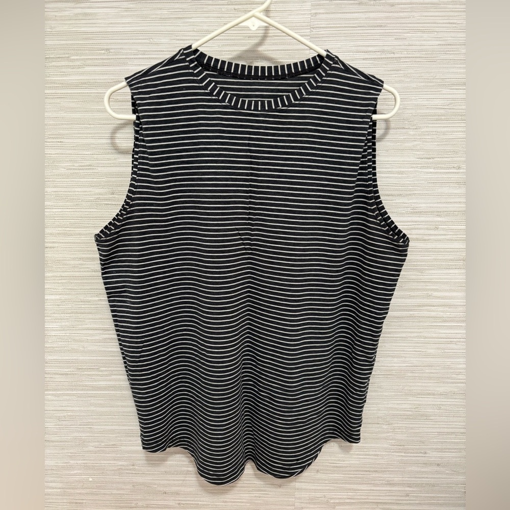 Lululemon Black and White Striped Sleeveless muscle tank size 10 large.